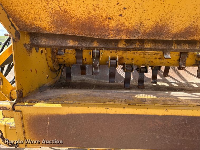 image for item DK6969 1999 Vermeer BP6800 bale processor