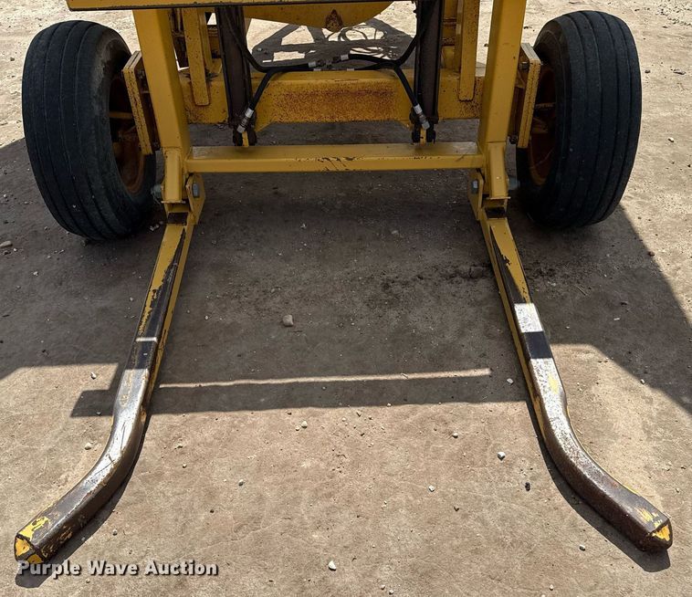 image for item DK6969 1999 Vermeer BP6800 bale processor