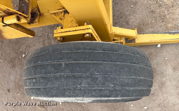 image for item DK6969 1999 Vermeer BP6800 bale processor