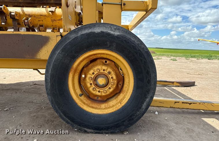 image for item DK6969 1999 Vermeer BP6800 bale processor