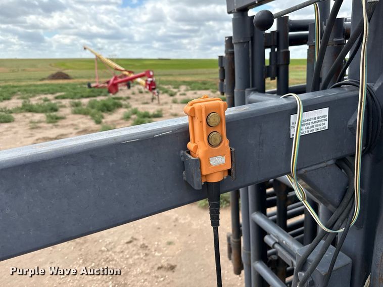 image for item DK6972 Linn Post & Pipe, Inc. Wrangler livestock panel trailer 