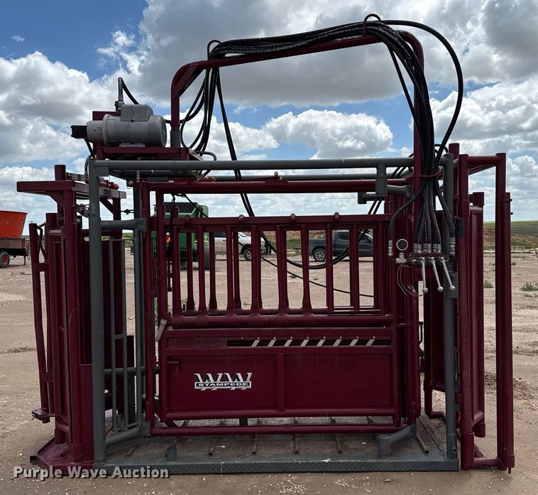 image for item DK6973 WW Stampede livestock squeeze chute