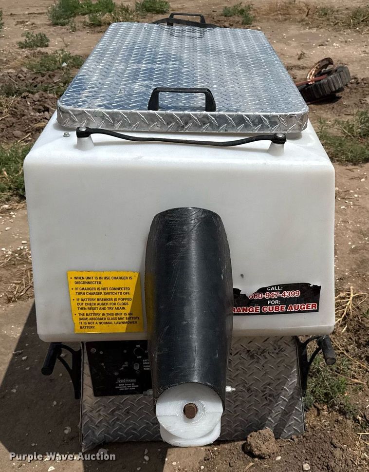 image for item DK6977 Feed Train cake feeder