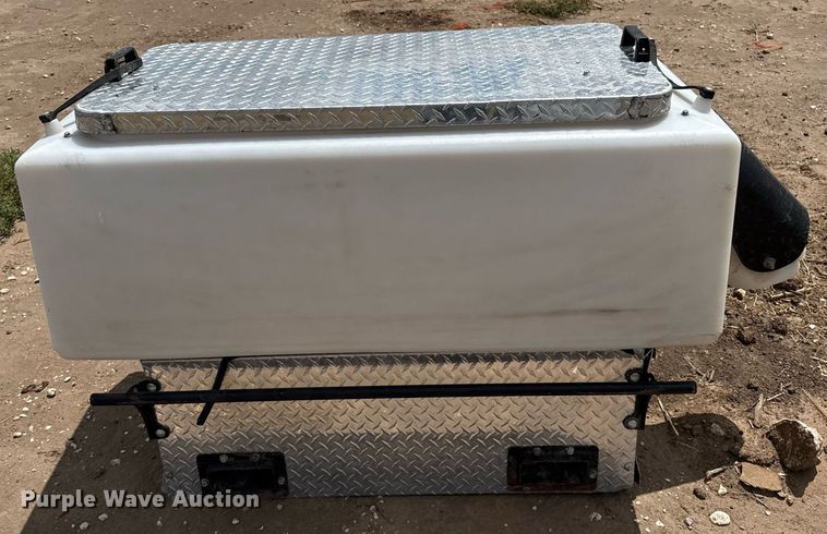 image for item DK6977 Feed Train cake feeder