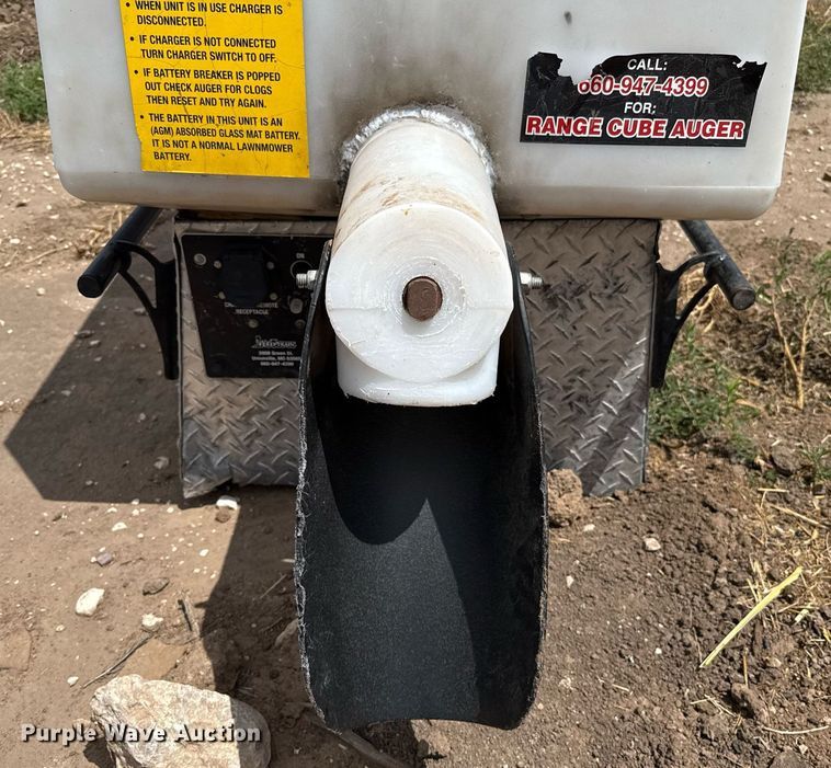 image for item DK6977 Feed Train cake feeder