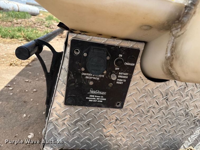 image for item DK6977 Feed Train cake feeder