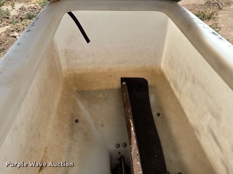 image for item DK6977 Feed Train cake feeder