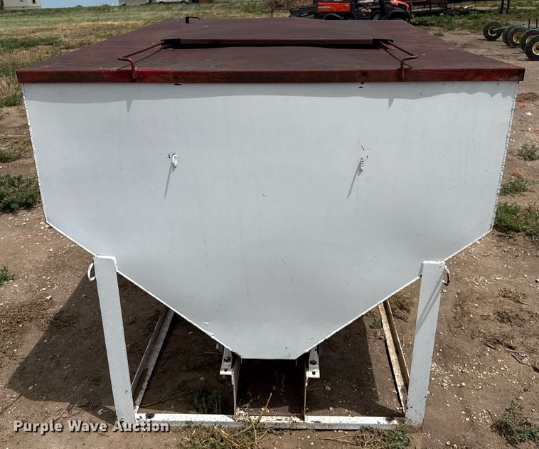 image for item DK6978 T &  S Trip Hopper cake feeder