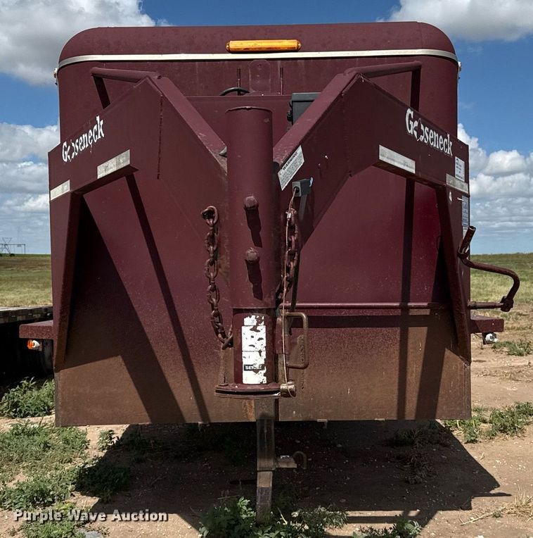 image for item DK6981 2013 Gooseneck Trailer  13-32x68B7.2B1 livestock trailer