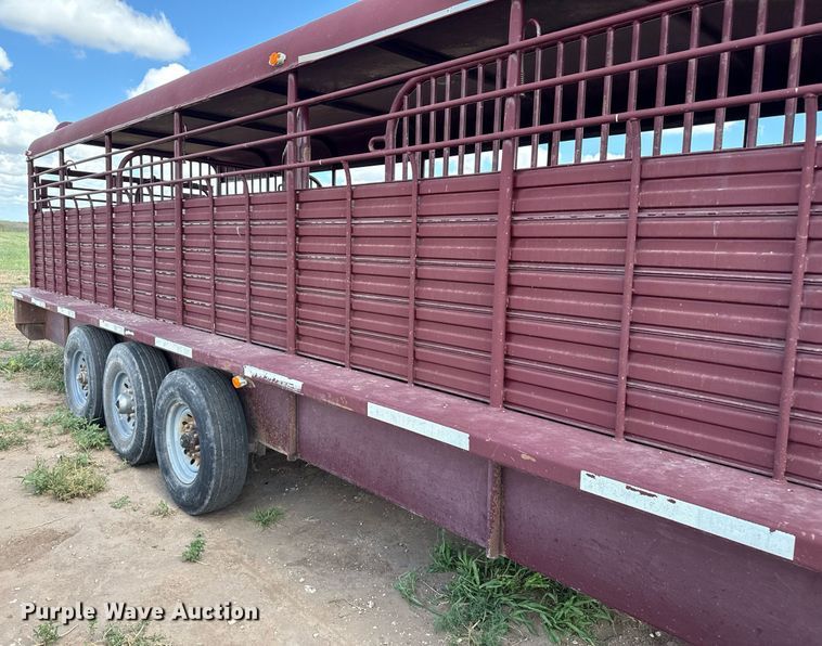 image for item DK6981 2013 Gooseneck Trailer  13-32x68B7.2B1 livestock trailer