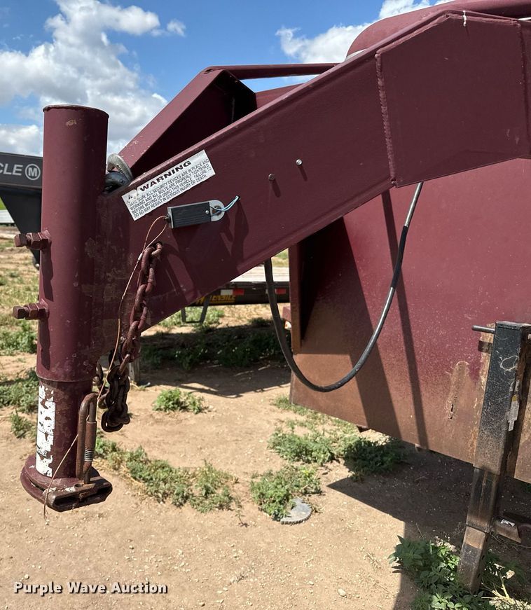 image for item DK6981 2013 Gooseneck Trailer  13-32x68B7.2B1 livestock trailer