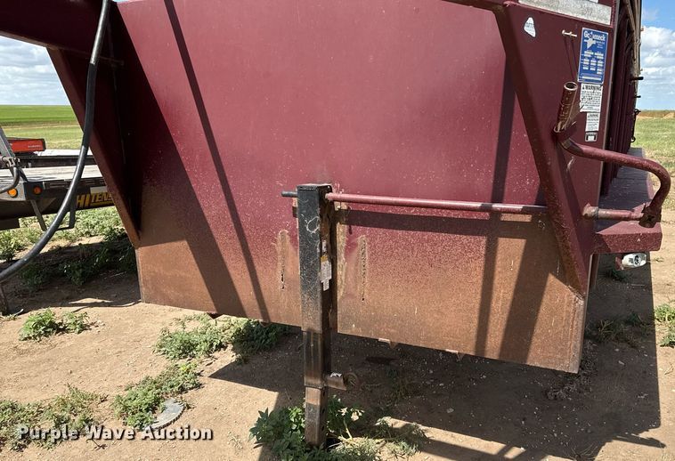 image for item DK6981 2013 Gooseneck Trailer  13-32x68B7.2B1 livestock trailer