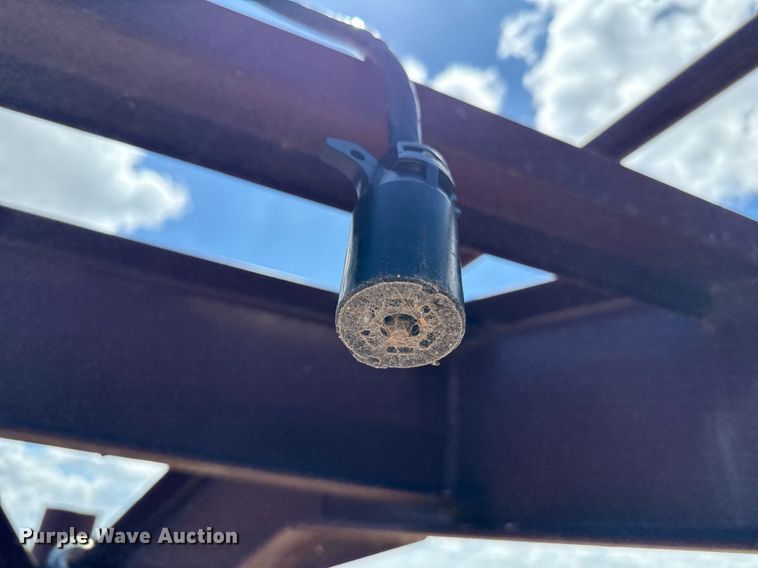 image for item DK6981 2013 Gooseneck Trailer  13-32x68B7.2B1 livestock trailer