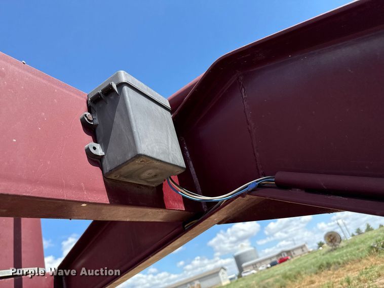 image for item DK6981 2013 Gooseneck Trailer  13-32x68B7.2B1 livestock trailer