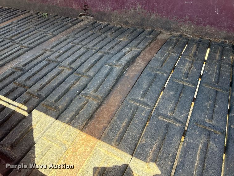 image for item DK6981 2013 Gooseneck Trailer  13-32x68B7.2B1 livestock trailer