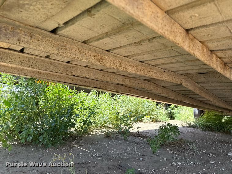 image for item DK6981 2013 Gooseneck Trailer  13-32x68B7.2B1 livestock trailer