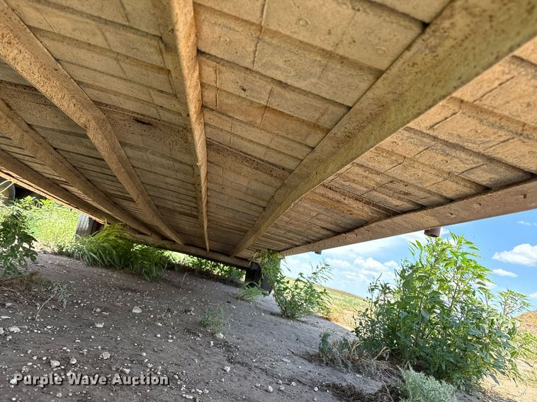 image for item DK6981 2013 Gooseneck Trailer  13-32x68B7.2B1 livestock trailer