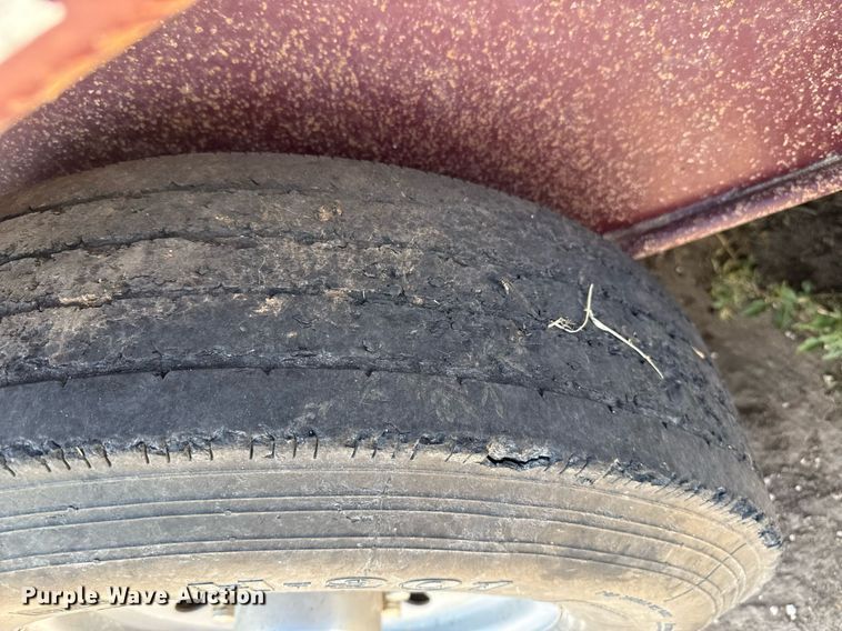 image for item DK6981 2013 Gooseneck Trailer  13-32x68B7.2B1 livestock trailer