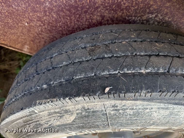 image for item DK6981 2013 Gooseneck Trailer  13-32x68B7.2B1 livestock trailer