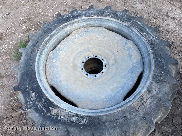 image for item DK6984 (31) irrigation pivot tires and wheels