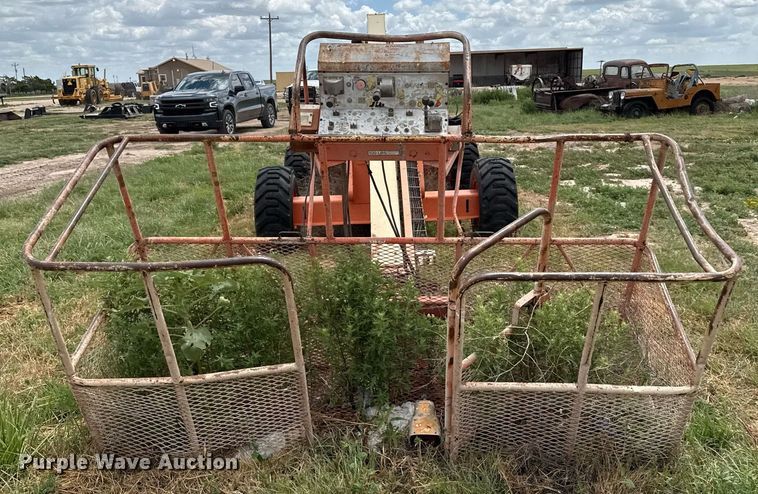 image for item DK6986 1998 JLG 40H boom lift