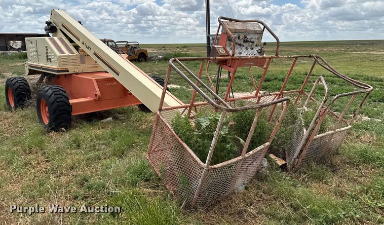 image for item DK6986 1998 JLG 40H boom lift