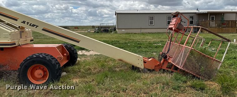 image for item DK6986 1998 JLG 40H boom lift