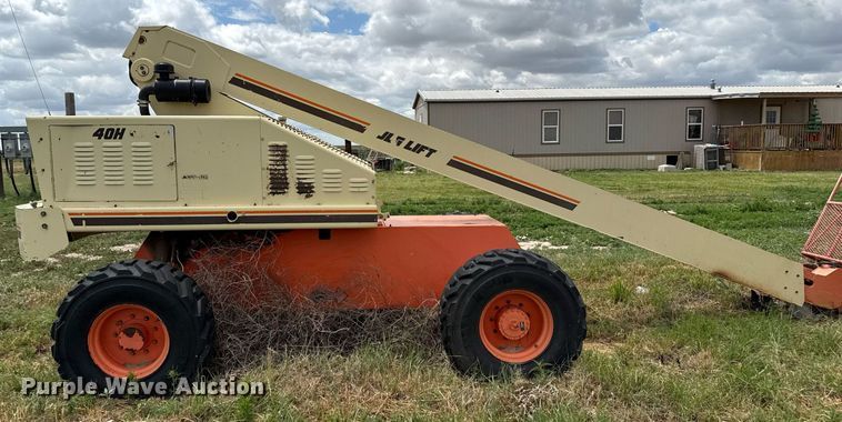 image for item DK6986 1998 JLG 40H boom lift