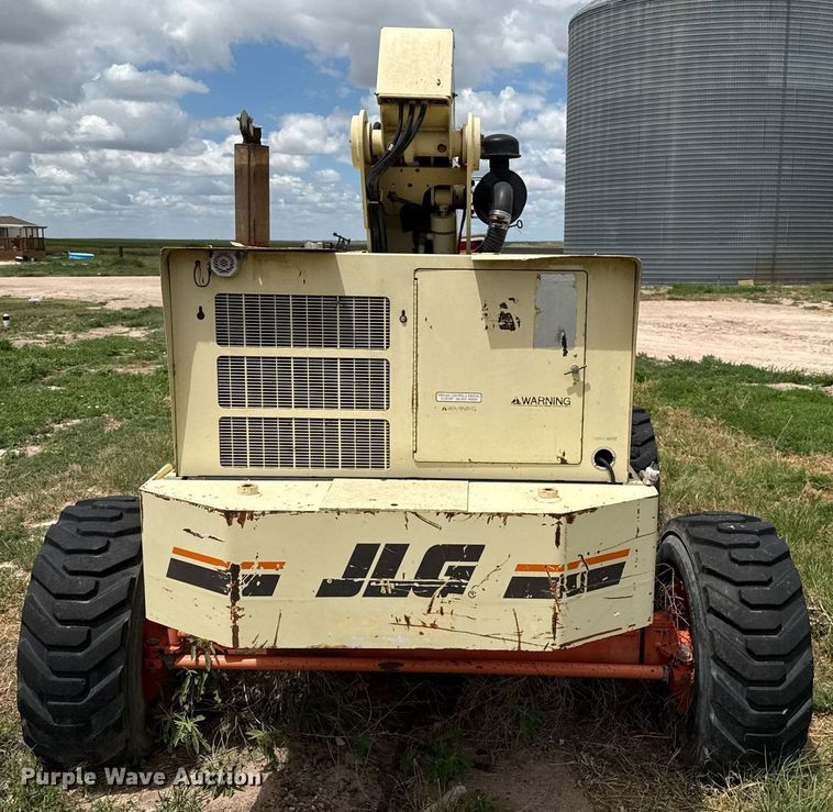 image for item DK6986 1998 JLG 40H boom lift