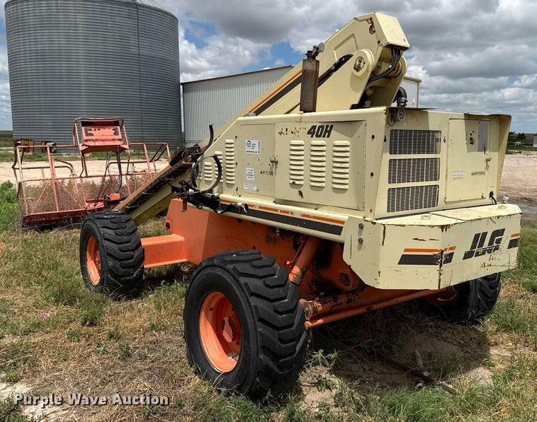 image for item DK6986 1998 JLG 40H boom lift