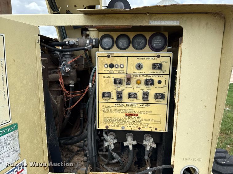 image for item DK6986 1998 JLG 40H boom lift