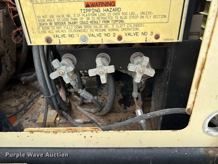 image for item DK6986 1998 JLG 40H boom lift