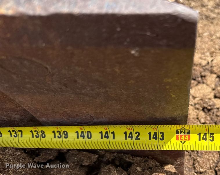 image for item DK6990 1985 John Deere 670A motor grader