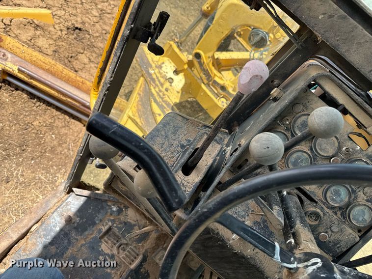 image for item DK6990 1985 John Deere 670A motor grader