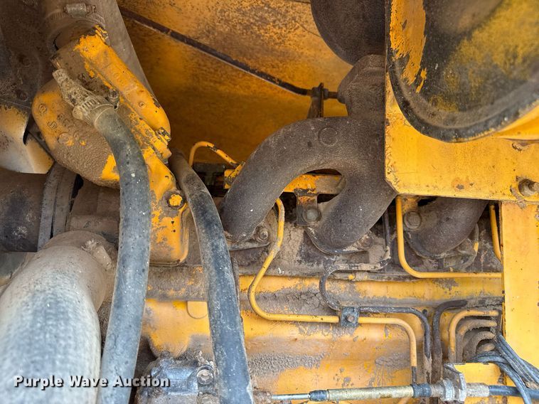 image for item DK6990 1985 John Deere 670A motor grader