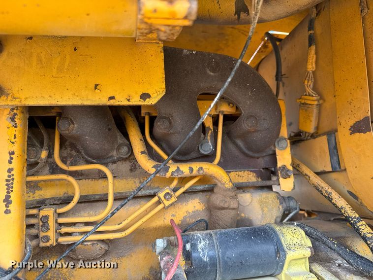 image for item DK6990 1985 John Deere 670A motor grader