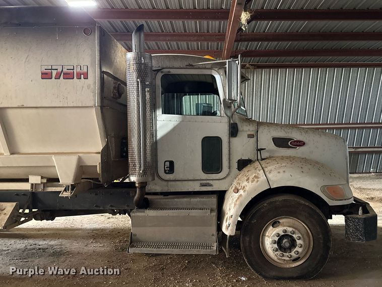 image for item DK6991 2013 Peterbilt 337 feed mixer truck