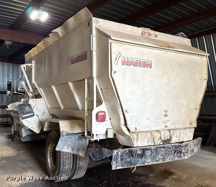 image for item DK6991 2013 Peterbilt 337 feed mixer truck