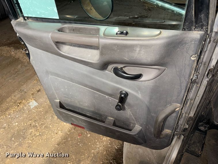 image for item DK6991 2013 Peterbilt 337 feed mixer truck