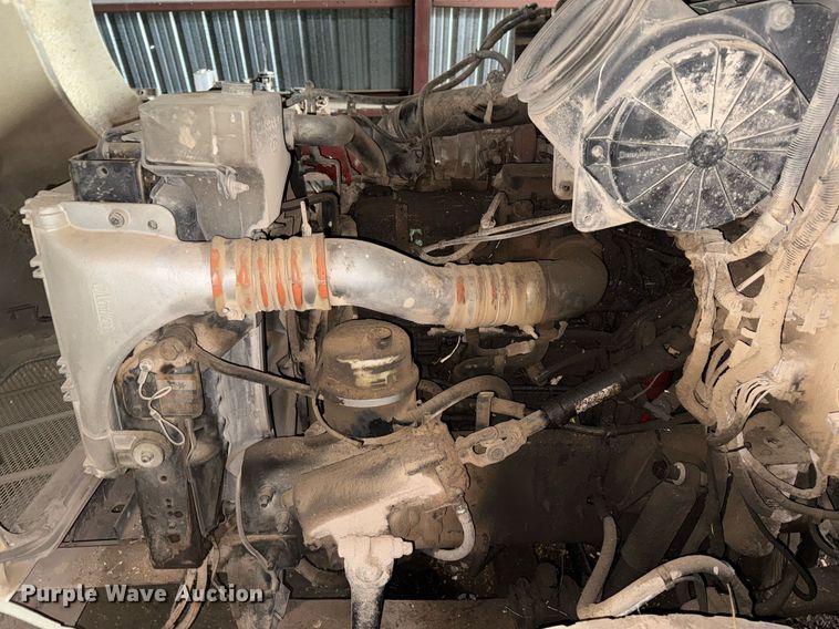 image for item DK6991 2013 Peterbilt 337 feed mixer truck