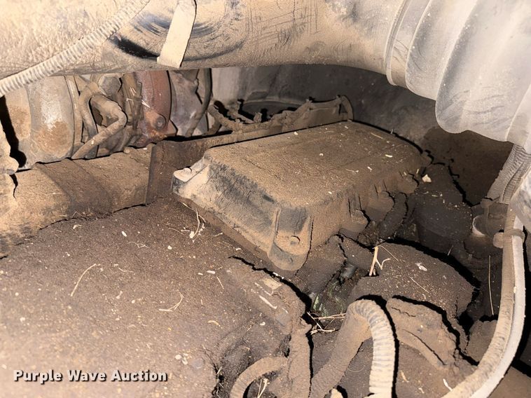 image for item DK6991 2013 Peterbilt 337 feed mixer truck