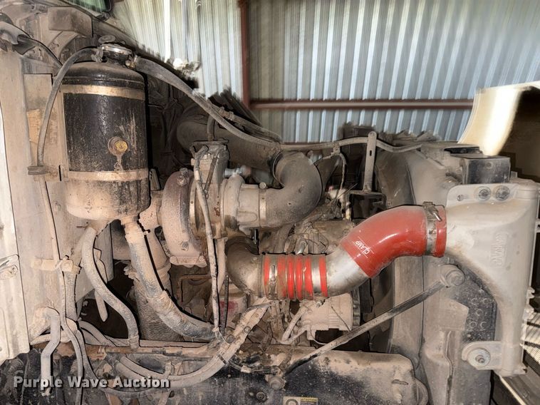 image for item DK6991 2013 Peterbilt 337 feed mixer truck