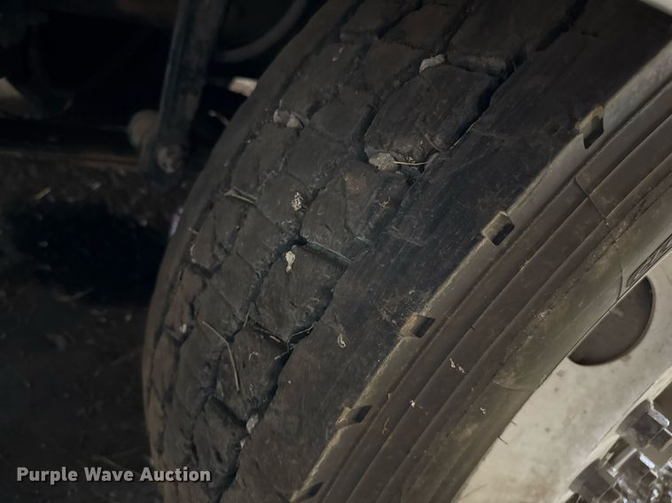 image for item DK6991 2013 Peterbilt 337 feed mixer truck