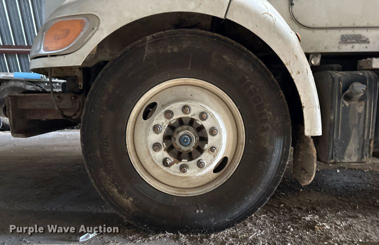 image for item DK6991 2013 Peterbilt 337 feed mixer truck