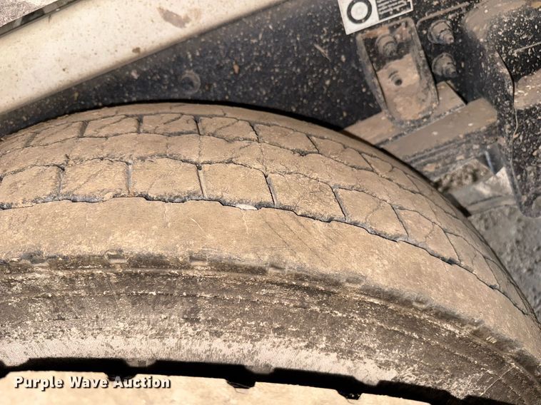 image for item DK6991 2013 Peterbilt 337 feed mixer truck