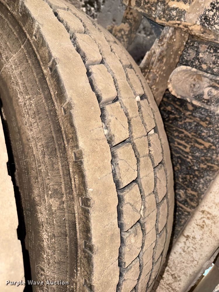 image for item DK6991 2013 Peterbilt 337 feed mixer truck