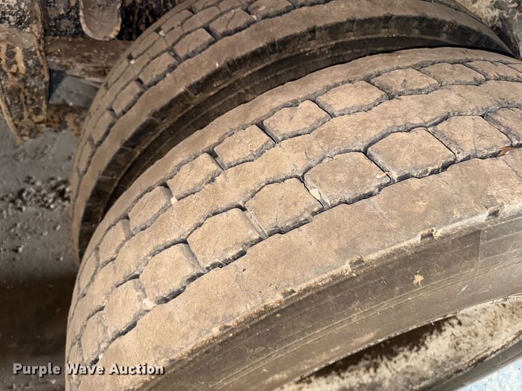 image for item DK6991 2013 Peterbilt 337 feed mixer truck