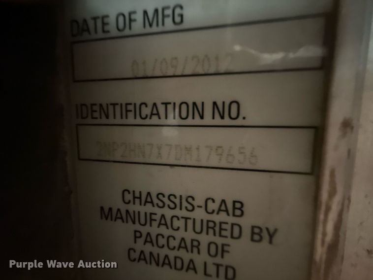 image for item DK6991 2013 Peterbilt 337 feed mixer truck