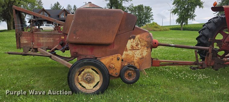 image for item DR3879 New Holland 271 small square baler