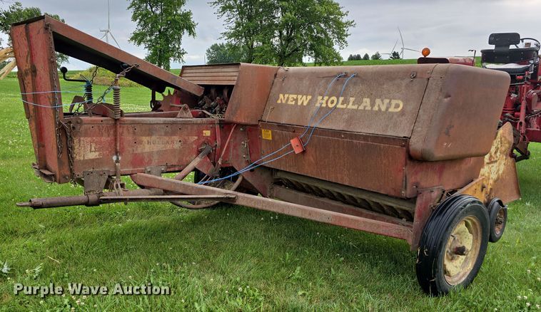 image for item DR3879 New Holland 271 small square baler